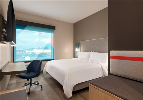 Avid_Hotel_Traverse_City