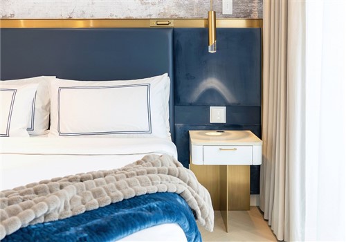 AZUR Legacy Collection Hotel Vancouver