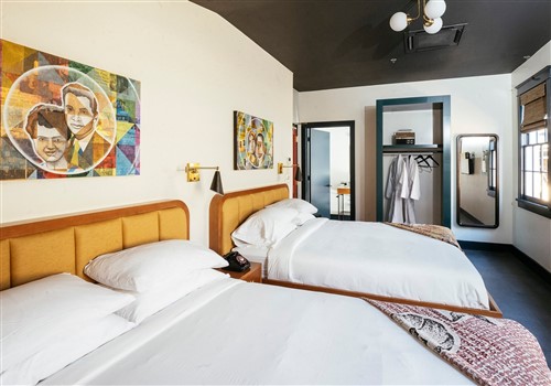 Dew Drop Inn Hotel & Lounge