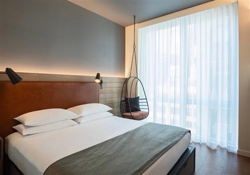 Moxy Houston Downtown >