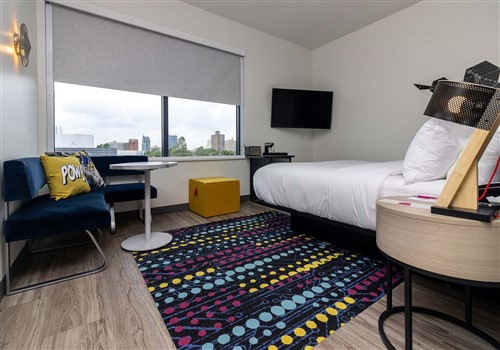 New Aloft hotel in St Louis MO opened 2020 >