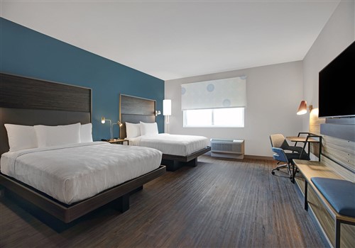 New Hotel in Downtown Milwaukee 2021 >