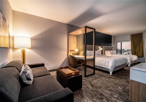 New hotel near Oakland Airport opened in 2019 >