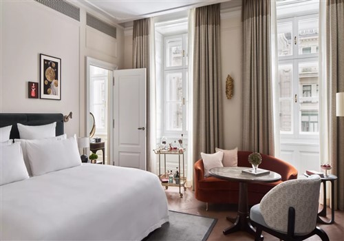 New Luxury Hotel in Vienna opening 2022 >