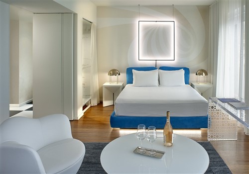 Newly renovated hotel in Hollywood 2019 > Newly renovated hotel in Hollywood 2019 >