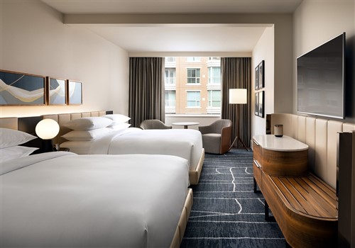 Newly renovated hotel in Toronto 2021 >